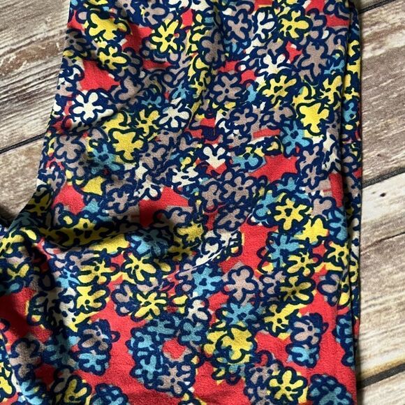 Lularoe OS floral Leggings  - Picture 2 of 3